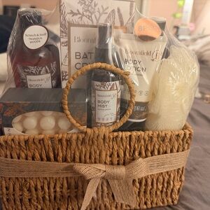 Bloomfield”tranquil woods” - Brown